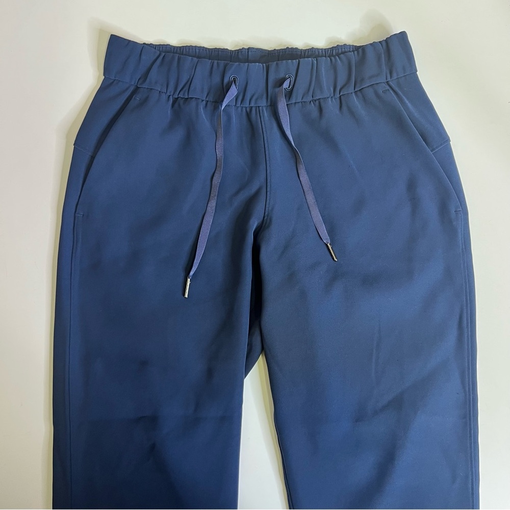 Lululemon On The Fly *Luxtreme* 7/8 Pant Petrol Blue - Size 6